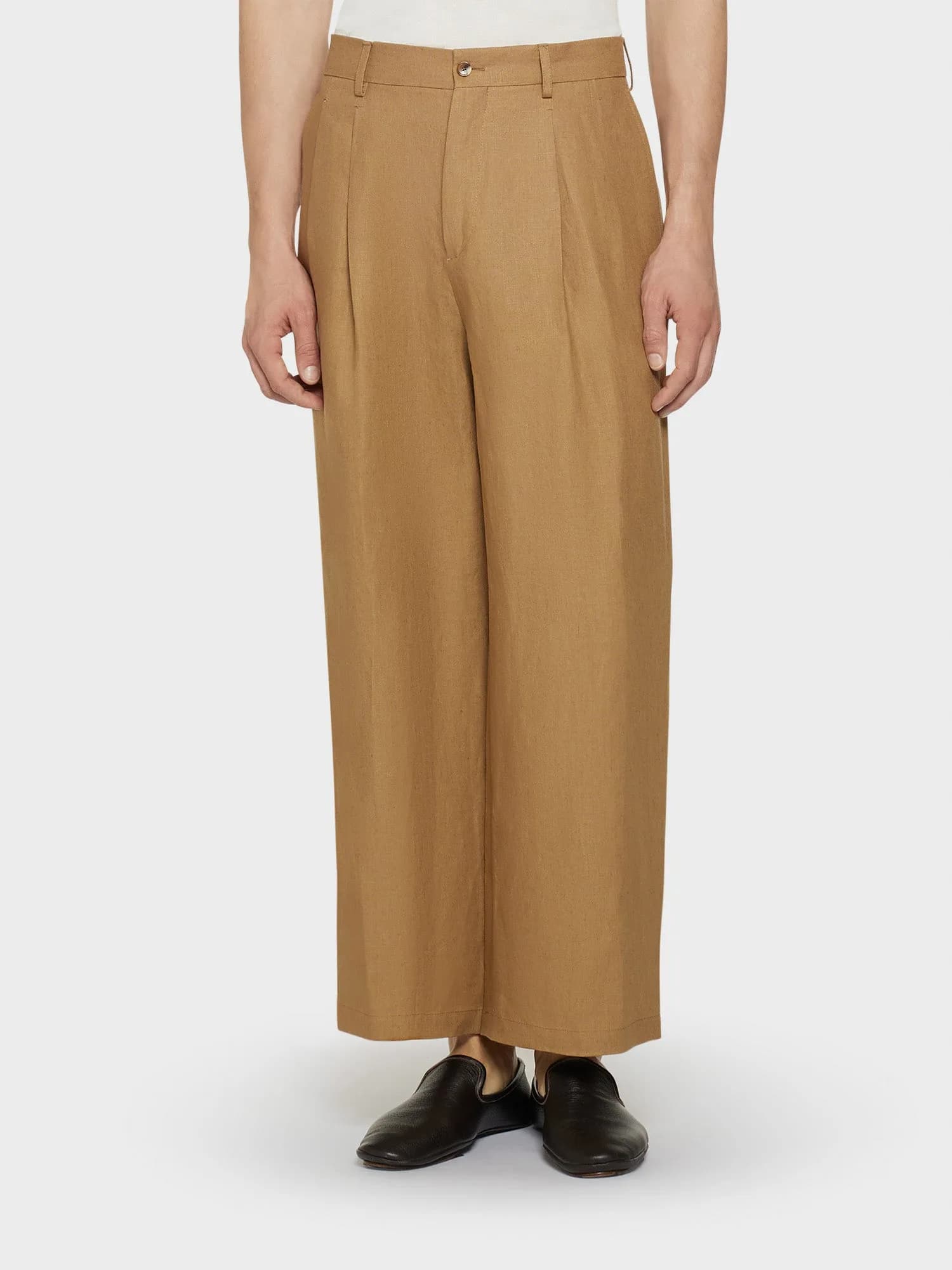 Pantalone ampio in lino color cammello