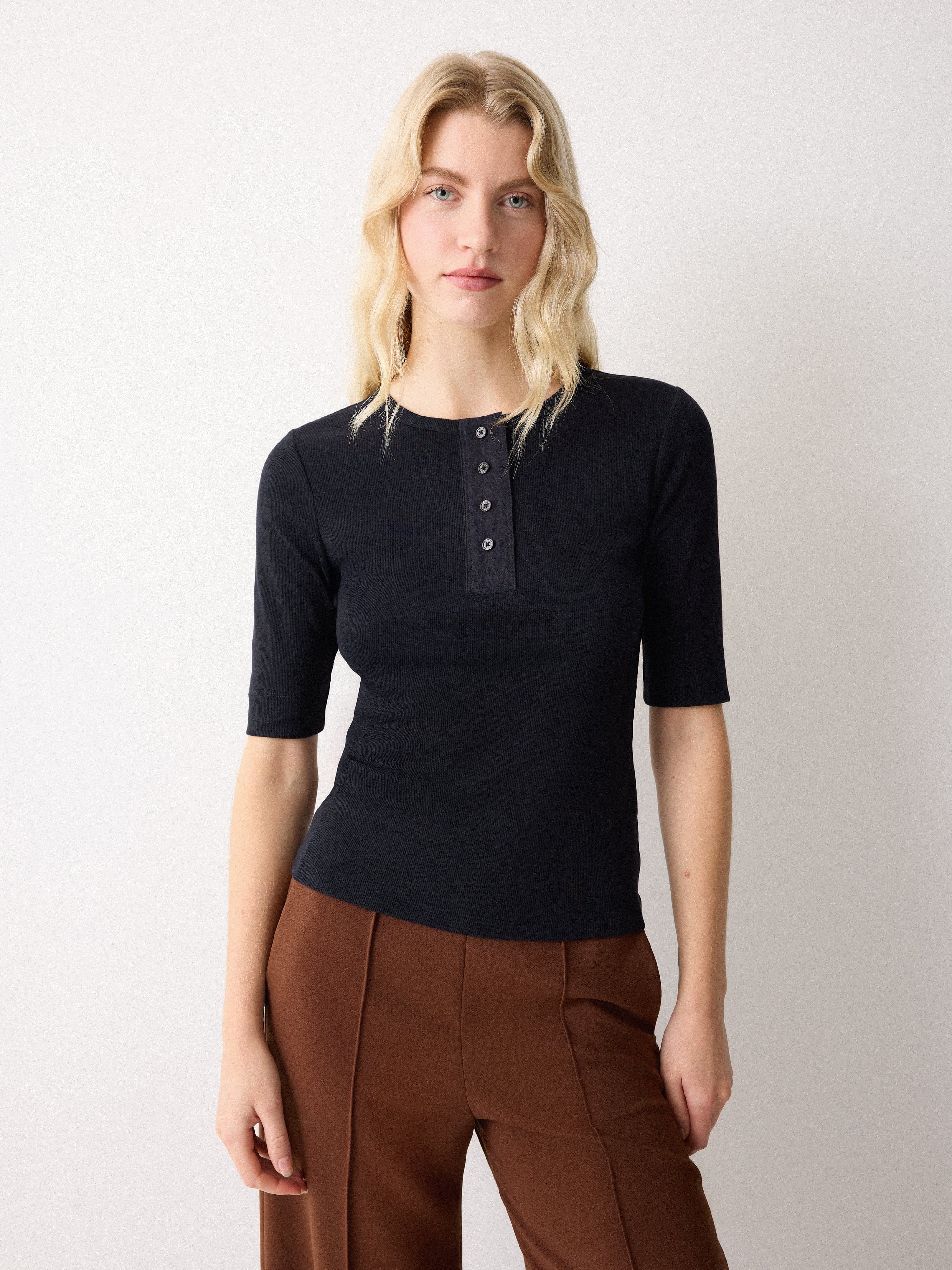 Fine Rib Half Sleeve Henley Tee | Navy