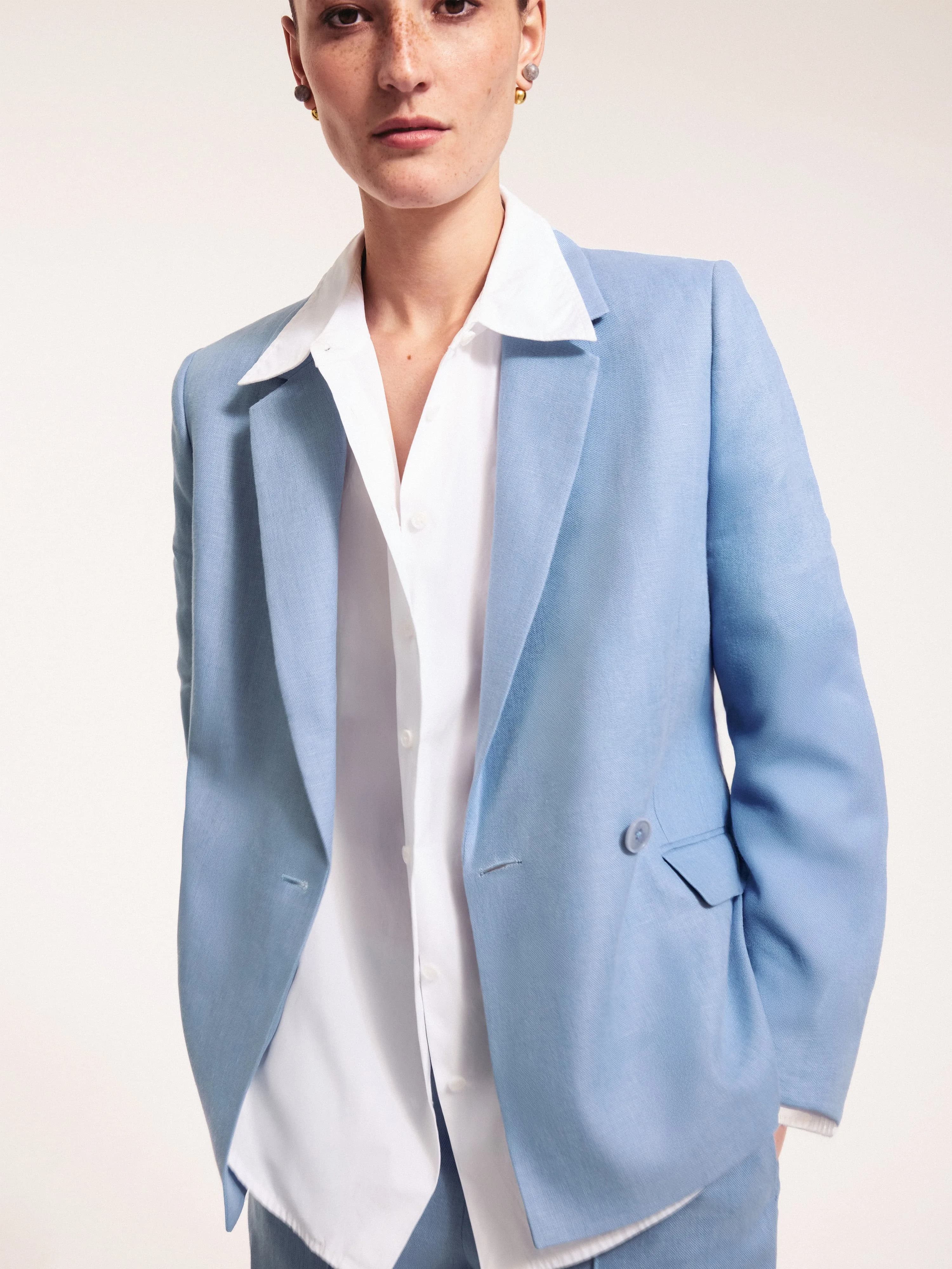 Maree Irish Linen Short Blazer | Blue