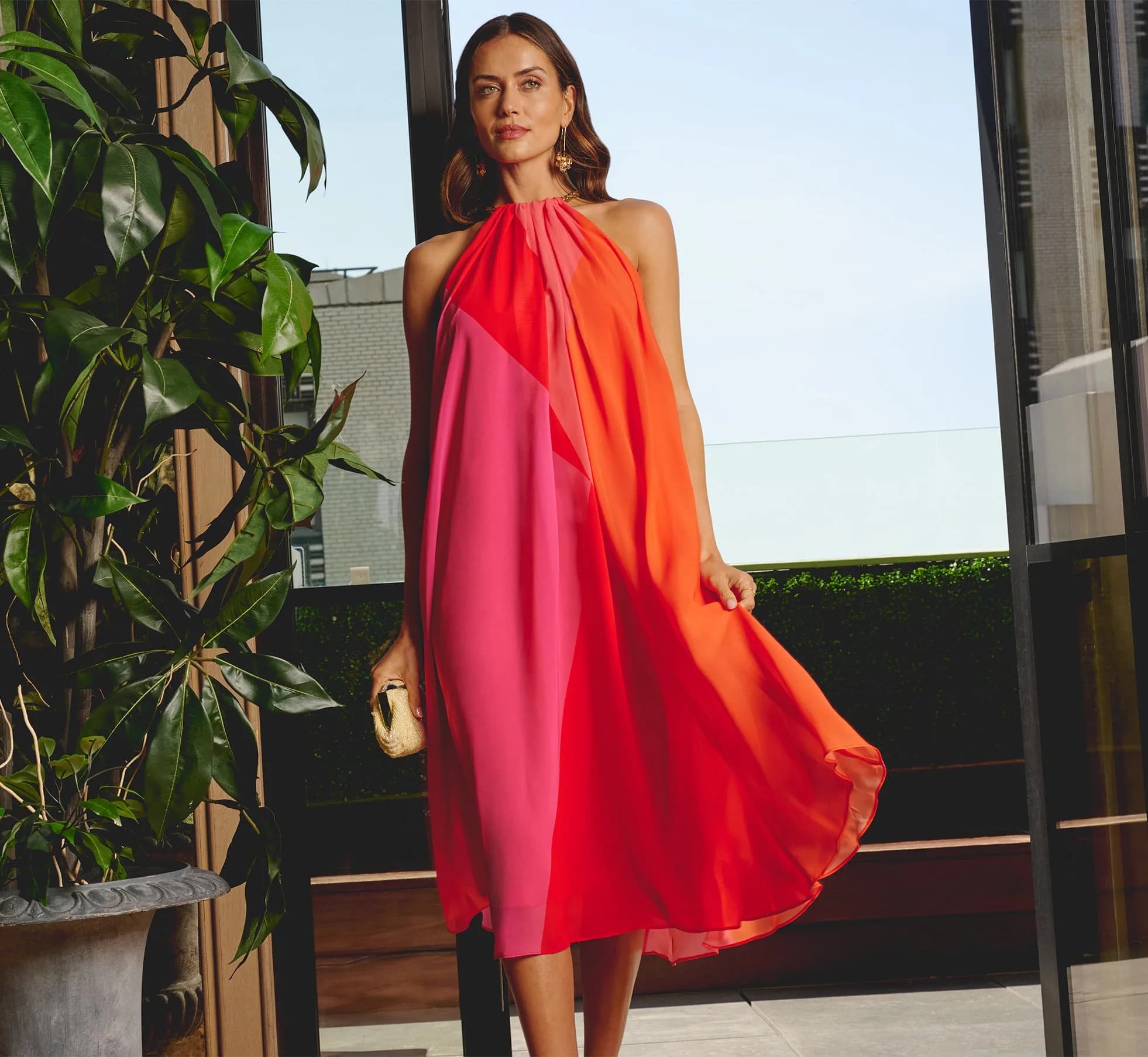 Color Block Chiffon Trapeze Dress With Chain Halter Neckline